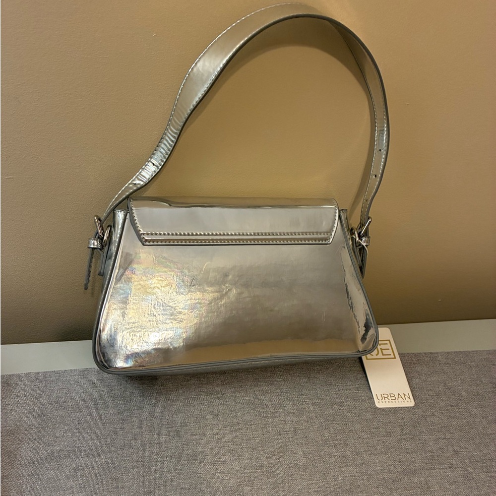 Urban Expressions Silver Metallic Shoulder Bag - Picture 3 of 4